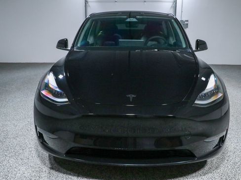 Used 2024 Tesla Model Y Long Range AWD/4WD image 4