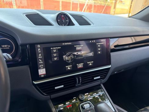 Used 2019 Porsche Cayenne AWD/4WD image 22