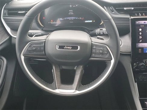 New 2025 Jeep Grand Cherokee Limited w/ Trailer Tow Package image 14