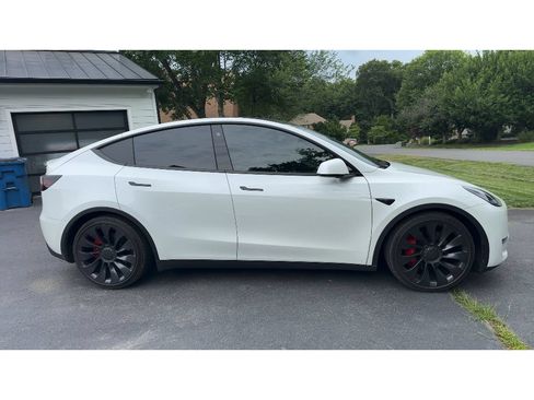 Used 2021 Tesla Model Y Performance AWD/4WD image 3