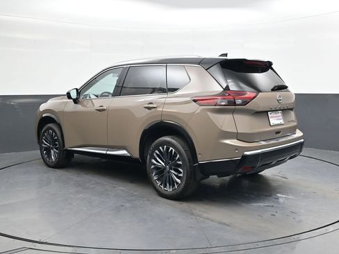 Used 2024 Nissan Rogue Platinum image 6