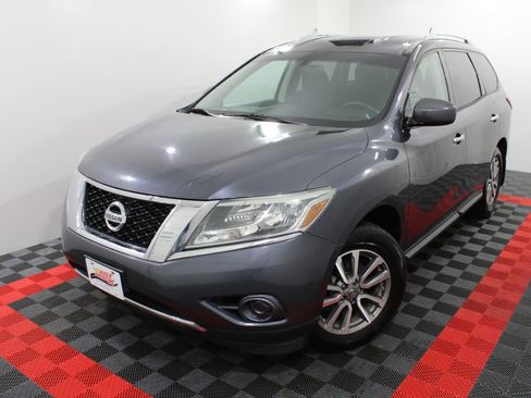 Used 2013 Nissan Pathfinder SV image 4