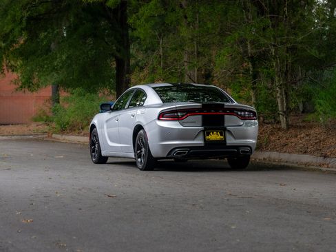 Used 2021 Dodge Charger SXT w/ Leather Interior Group RWD image 43