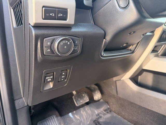 Used 2020 Ford F150 Lariat w/ Equipment Group 502A Luxury AWD/4WD image 13