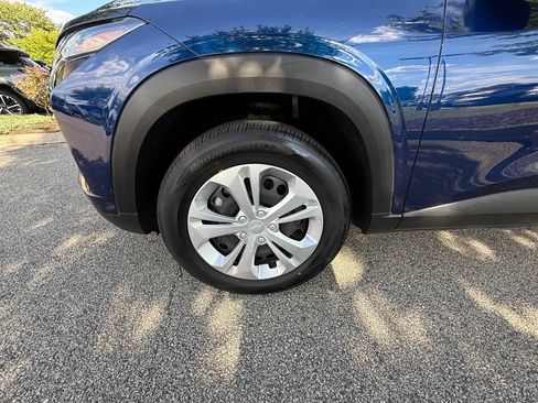 Used 2024 Chevrolet Trax LS w/ Driver Confidence Package FWD image 29