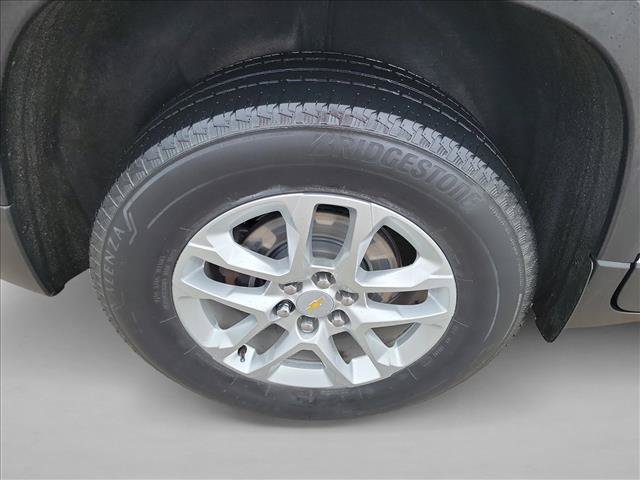 Used 2023 Chevrolet Traverse LS w/ Safety Package FWD image 11