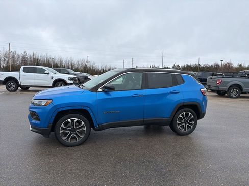 Used 2022 Jeep Compass Limited image 3