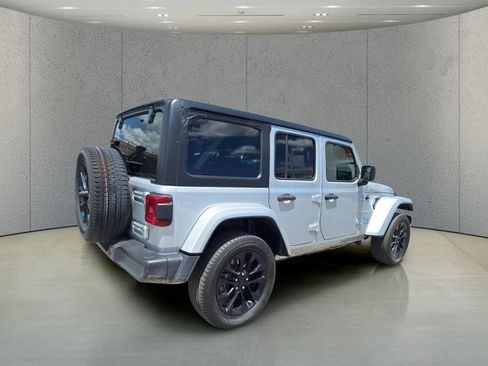 Used 2023 Jeep Wrangler Unlimited Sahara AWD/4WD image 5