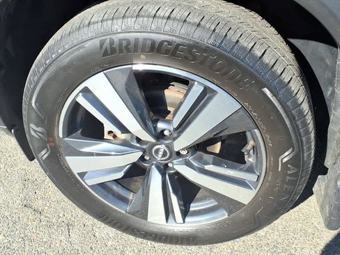 Certified 2023 Nissan Rogue SL w/ SL Premium Package image 8