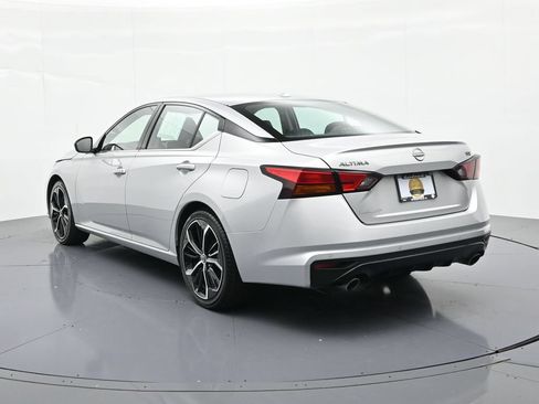 Used 2024 Nissan Altima 2.5 SR FWD image 8