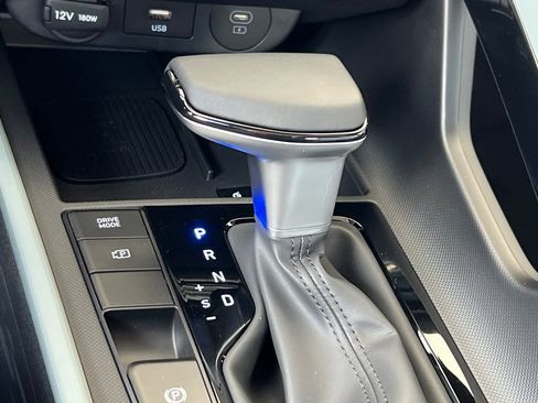 New 2025 Hyundai Elantra Limited image 19