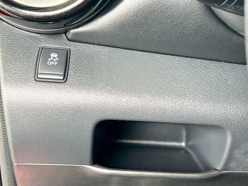 Used 2019 Nissan Kicks SR FWD image 10