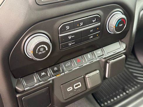 Used 2024 Chevrolet Silverado 1500 Custom image 10