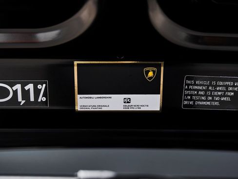 Used 2024 Lamborghini Huracan EVO AWD/4WD image 22