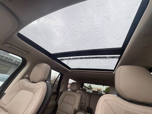 Certified 2023 Lincoln Navigator Reserve AWD/4WD image 18