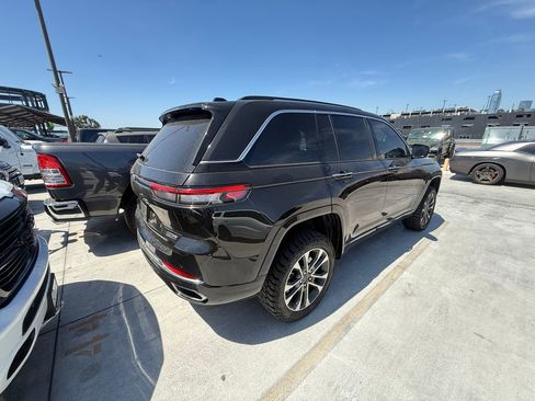 Used 2023 Jeep Grand Cherokee Overland w/ Adv Protech Group III AWD/4WD image 2