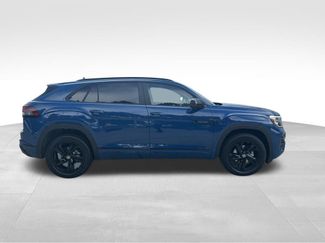 New 2026 Volkswagen Atlas Cross Sport SEL R-Line AWD/4WD video 3