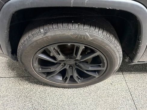 Used 2014 Jeep Grand Cherokee Limited AWD/4WD image 3