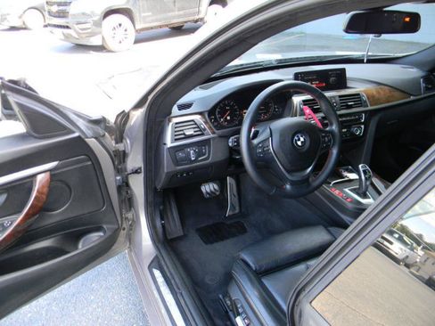 Used 2018 BMW 330i Gran Turismo xDrive AWD/4WD image 16