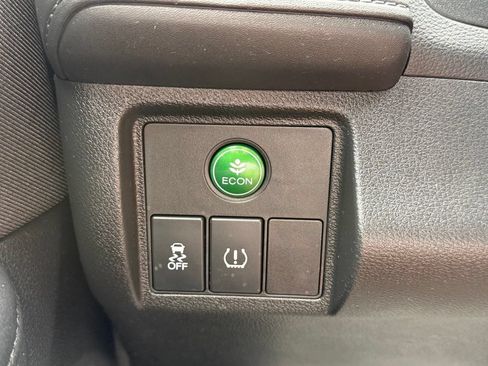 Used 2019 Honda HR-V LX image 7