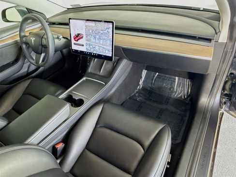 Used 2021 Tesla Model 3 Standard Range Plus image 28