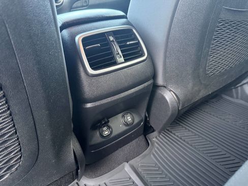 Used 2019 Kia Sorento LX w/ LX Convenience Package image 14