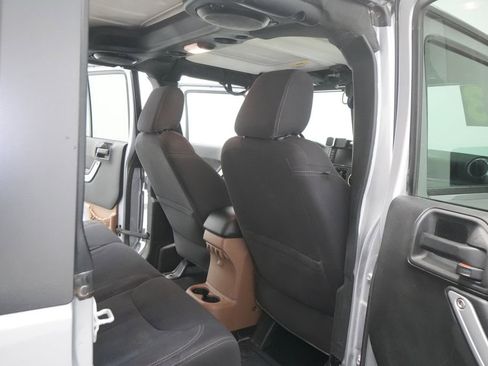 Used 2013 Jeep Wrangler Unlimited Rubicon w/ Dual Top Group image 24