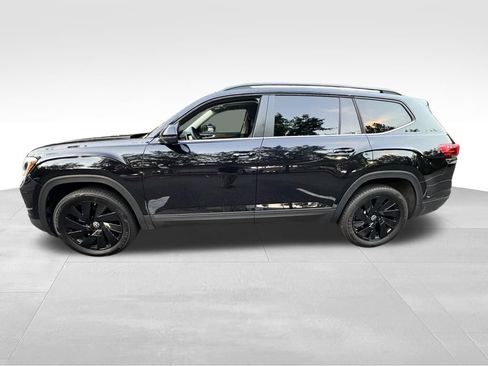 Used 2025 Volkswagen Atlas SE FWD image 2