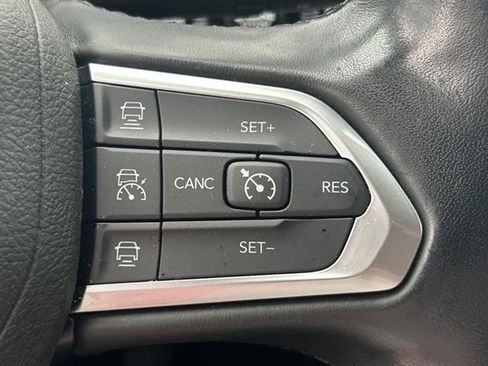 Used 2022 Jeep Compass Latitude image 16