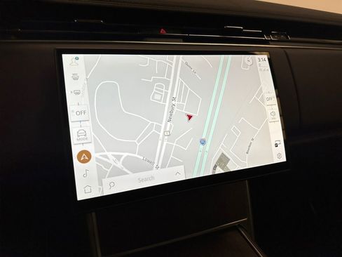 Used 2025 Land Rover Range Rover SE image 21