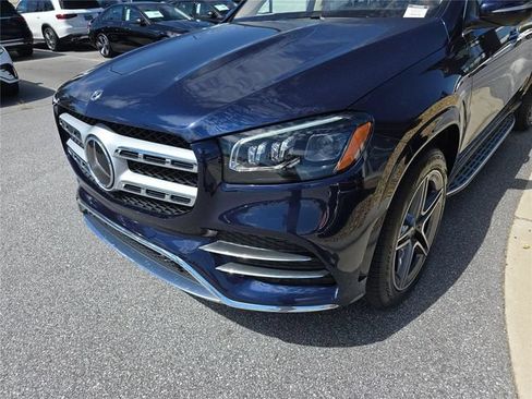 Used 2021 Mercedes-Benz GLS 580 4MATIC image 9