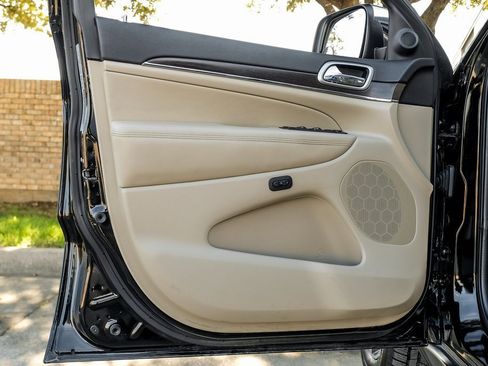 Used 2018 Jeep Grand Cherokee Limited image 51