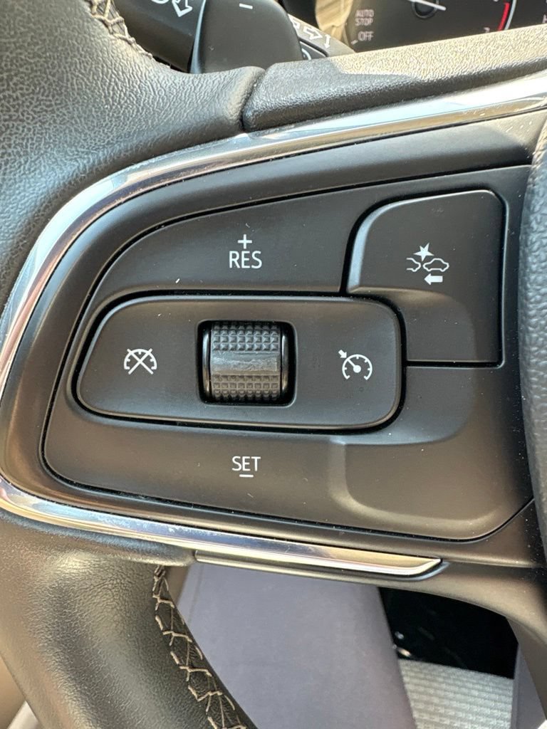 Used 2023 Buick Envision Preferred FWD image 18