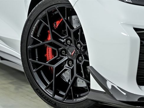 Used 2026 Chevrolet Corvette ZR1 w/ ZR1 Carbon Fiber Aero Package RWD image 4