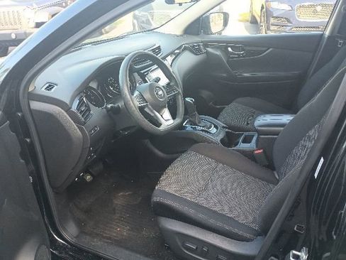 Used 2020 Nissan Rogue Sport SV FWD image 9