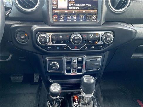 Used 2021 Jeep Wrangler Unlimited Sahara w/ Cold Weather Group AWD/4WD image 24