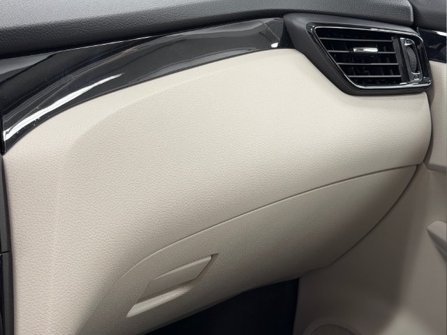 Used 2021 Nissan Rogue Sport SV FWD image 30