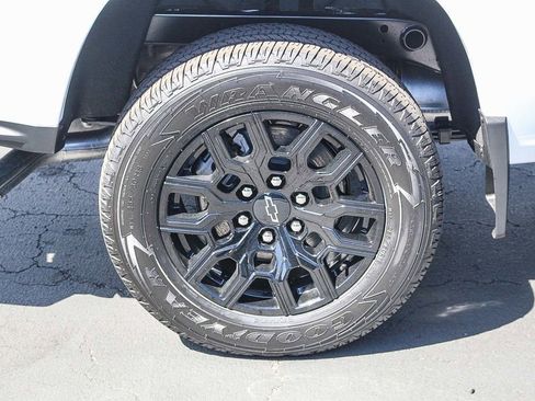 New 2026 Chevrolet Colorado W/T w/ WT Custom Package RWD image 9