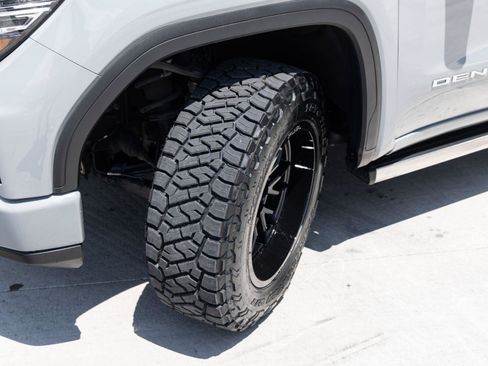 Used 2024 GMC Sierra 1500 Denali AWD/4WD image 5