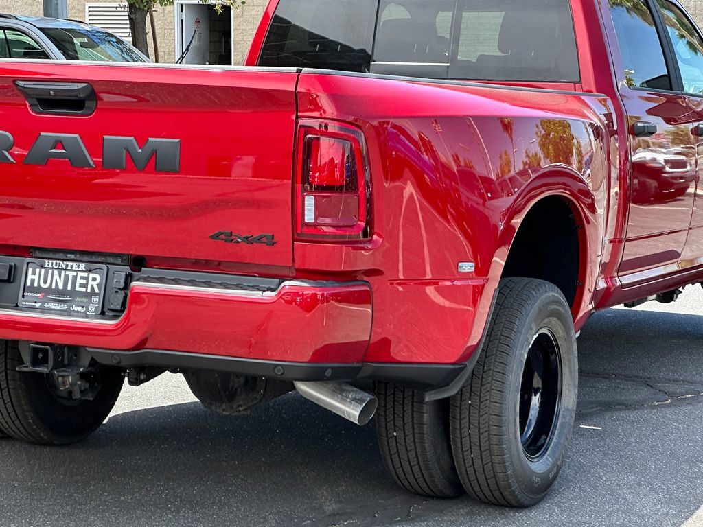 New 2026 RAM 3500 Big Horn AWD/4WD image 9