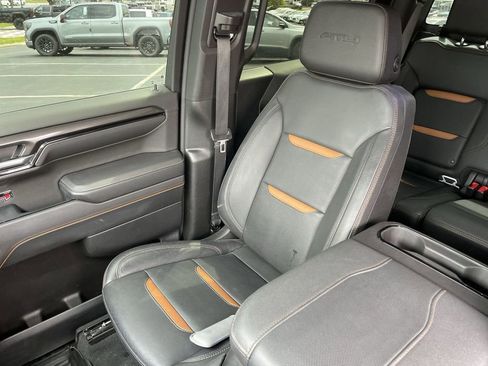 Used 2023 GMC Sierra 1500 AT4 w/ AT4 Premium Package AWD/4WD image 24