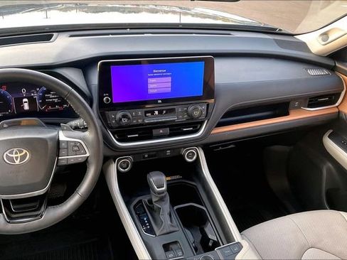 Used 2024 Toyota Grand Highlander Platinum image 6