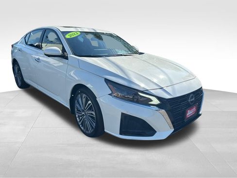 Used 2023 Nissan Altima 2.5 SL AWD/4WD image 8