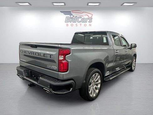 Used 2020 Chevrolet Silverado 1500 High Country w/ Technology Package AWD/4WD image 4