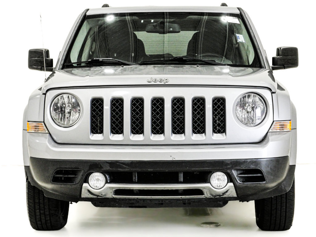 Used 2017 Jeep Patriot High Altitude FWD image 2