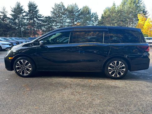 Used 2025 Honda Odyssey Elite image 4
