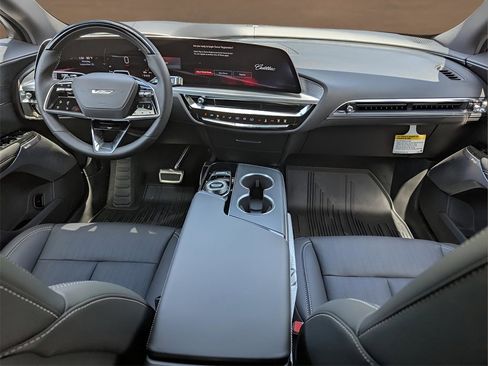 New 2026 Cadillac Lyriq V image 16