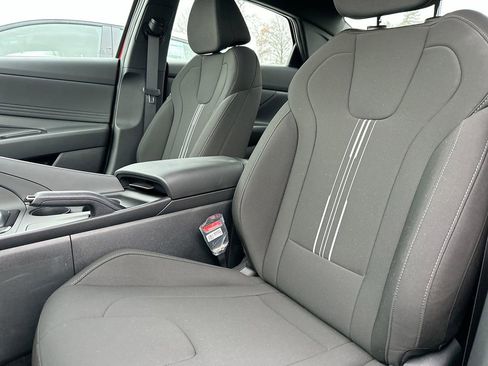 Used 2025 Hyundai Elantra Sport image 30