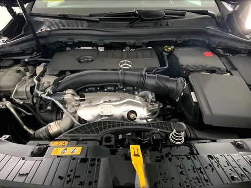 Used 2023 Mercedes-Benz GLA 250 4MATIC image 29