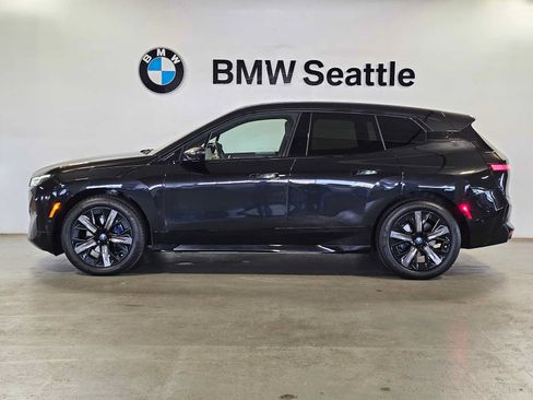 Used 2024 BMW iX xDrive50 w/ Premium Package AWD/4WD image 3